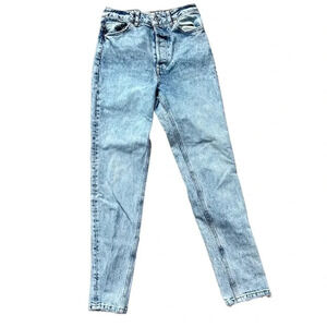 Free People We The Free 28 Zuri Mom Jean Light Wash Denim Size 25 GUC